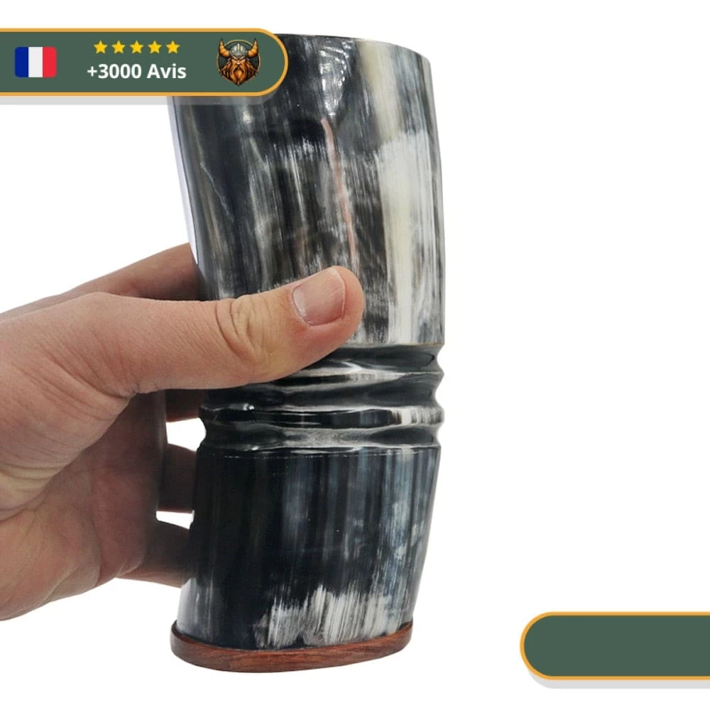 Tasse Viking En Corne De Bœuf Avec Gravures 2 Tasse Viking En Corne De Bœuf Avec Gravures – Image 2
